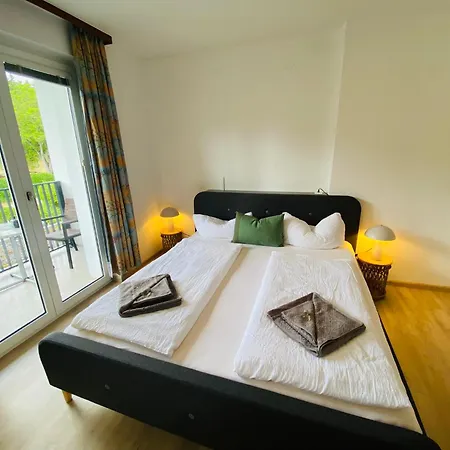 Mira Klopein am Klopeiner See